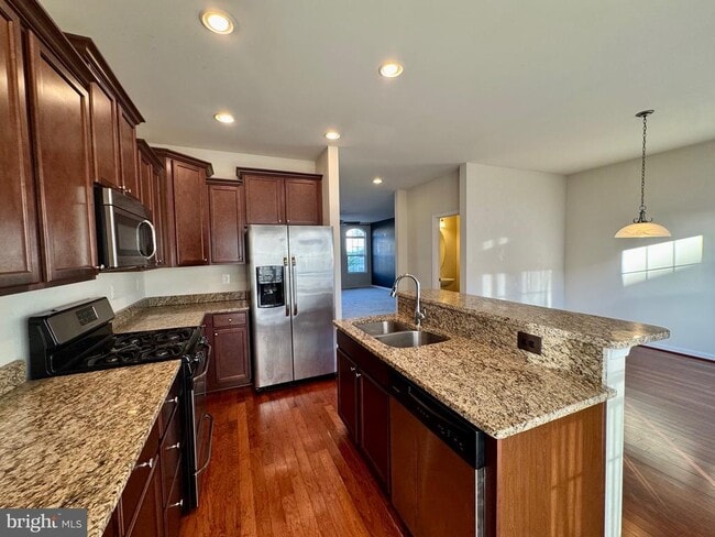 Building Photo - 20955 Brunswick Ln