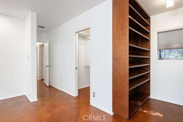 Building Photo - 3946 Alta Mesa Dr