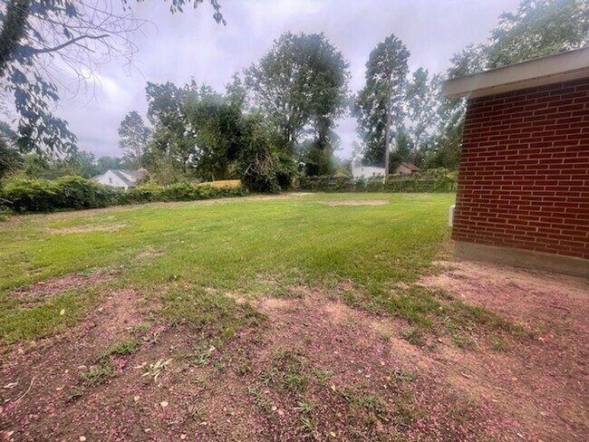 Building Photo - 504 Merrymont Dr