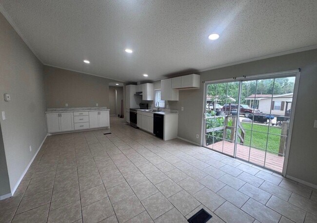 Building Photo - 124 Sevarge Ln