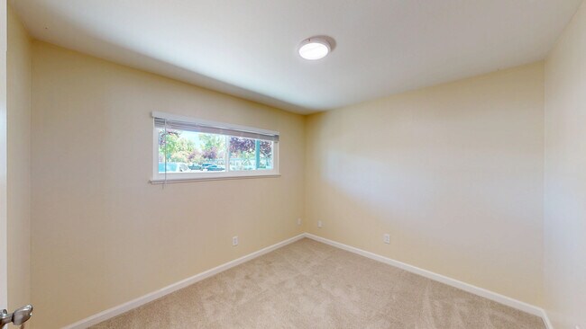 Building Photo - 15457 Marty Dr