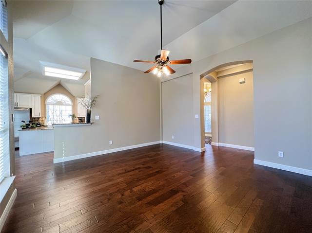 Building Photo - 10401 Forrest Dr