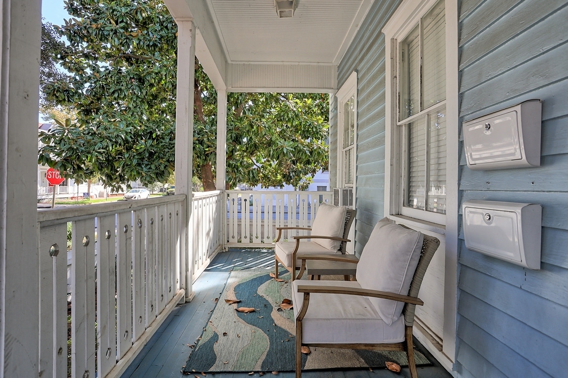 Building Photo - 303 W Park Ave