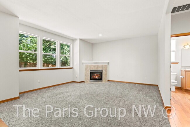 Building Photo - Beautiful Central Bothell Home. Great Floor Plan! Open Lvg Spaces, Office, Bonus Room  + XL Bedro...