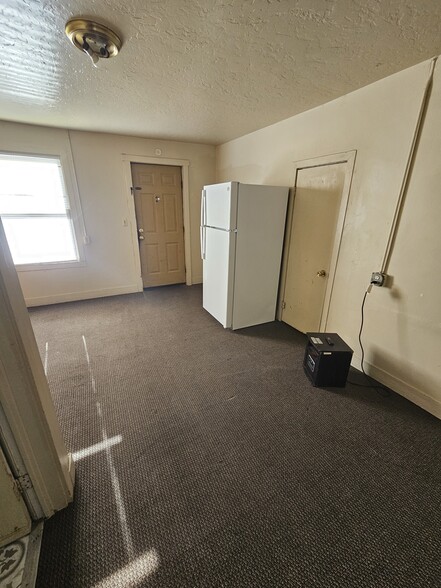 Building Photo - 393 S Eastern Ave