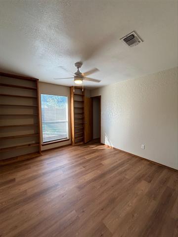 Building Photo - 702 Matthews Ct