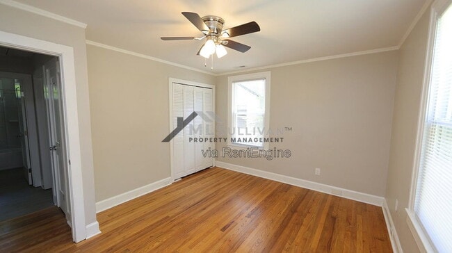Building Photo - 102 E Edgewood Dr