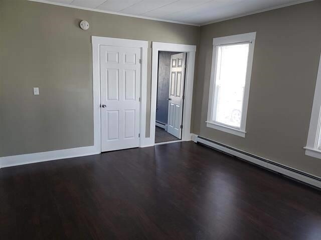 Building Photo - 8 Allen St