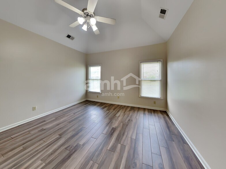 Building Photo - 1641 Kings Pond Cv