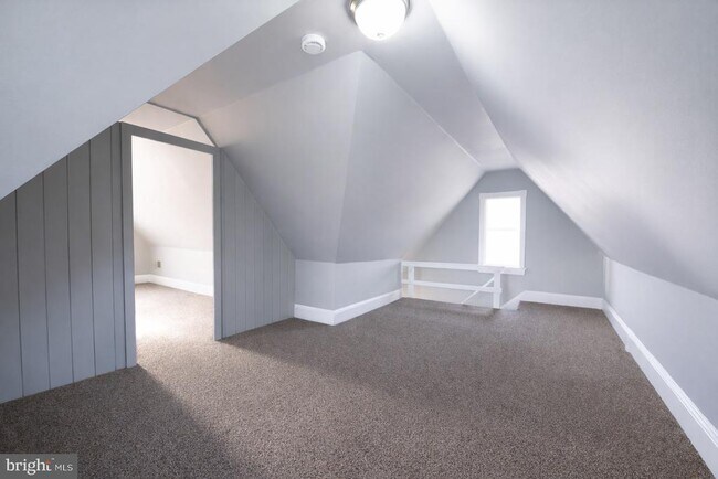 Building Photo - 131 Bridgeboro St