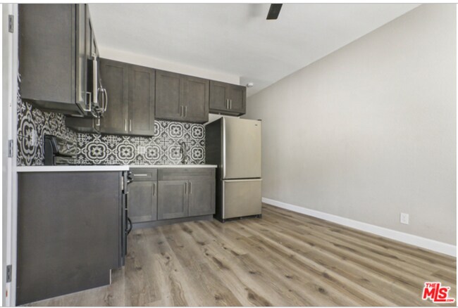 Primary Photo - 300 Patton St