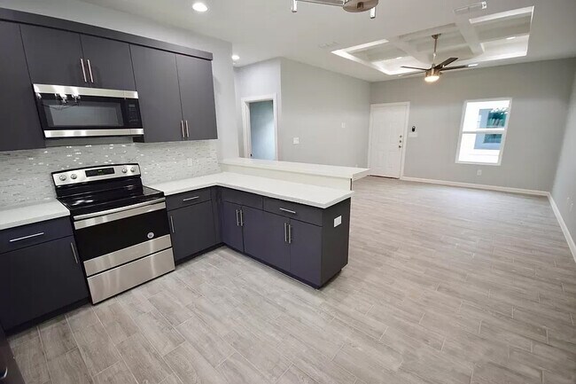 Building Photo - 1412 S Iris St