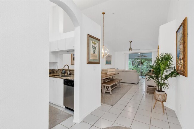 Building Photo - ***ANNUAL UNFURNISHED***NOW AVAILABLE***NO...