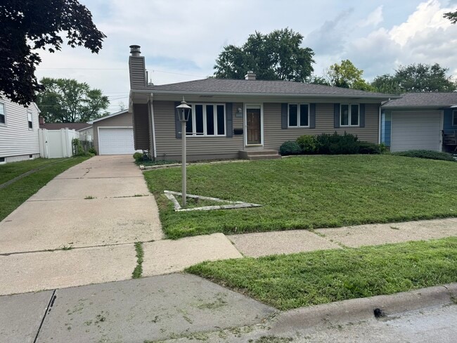 Building Photo - 2710 Grove St