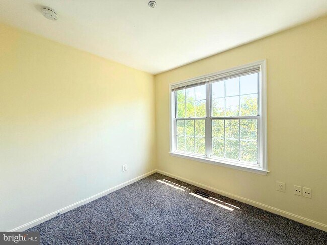 Building Photo - 14051 Jump Dr