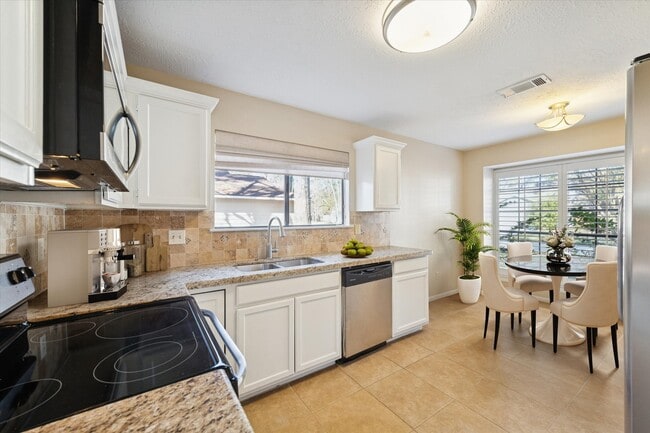 Building Photo - 22 Camberwell Ct