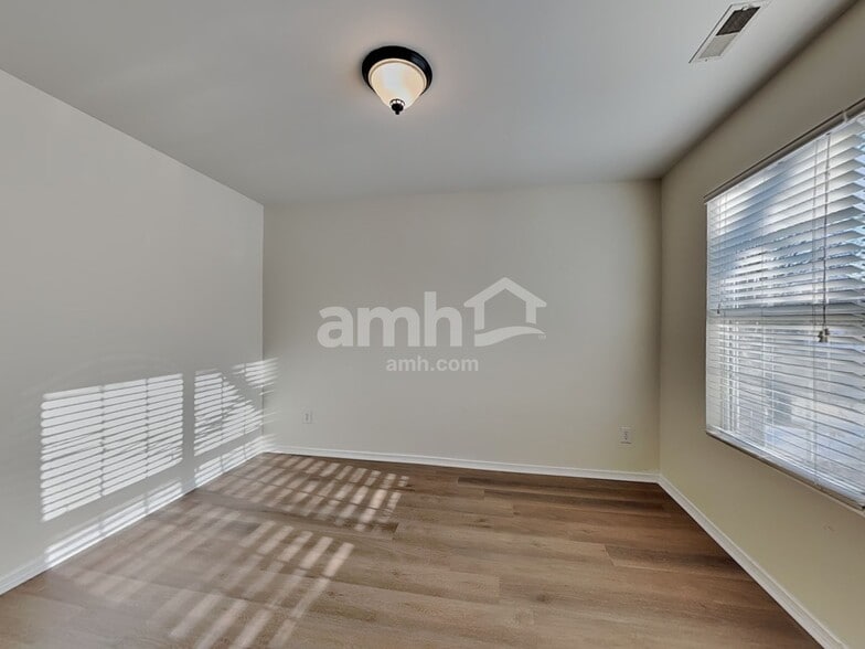 Building Photo - 4455 Westhill Pl