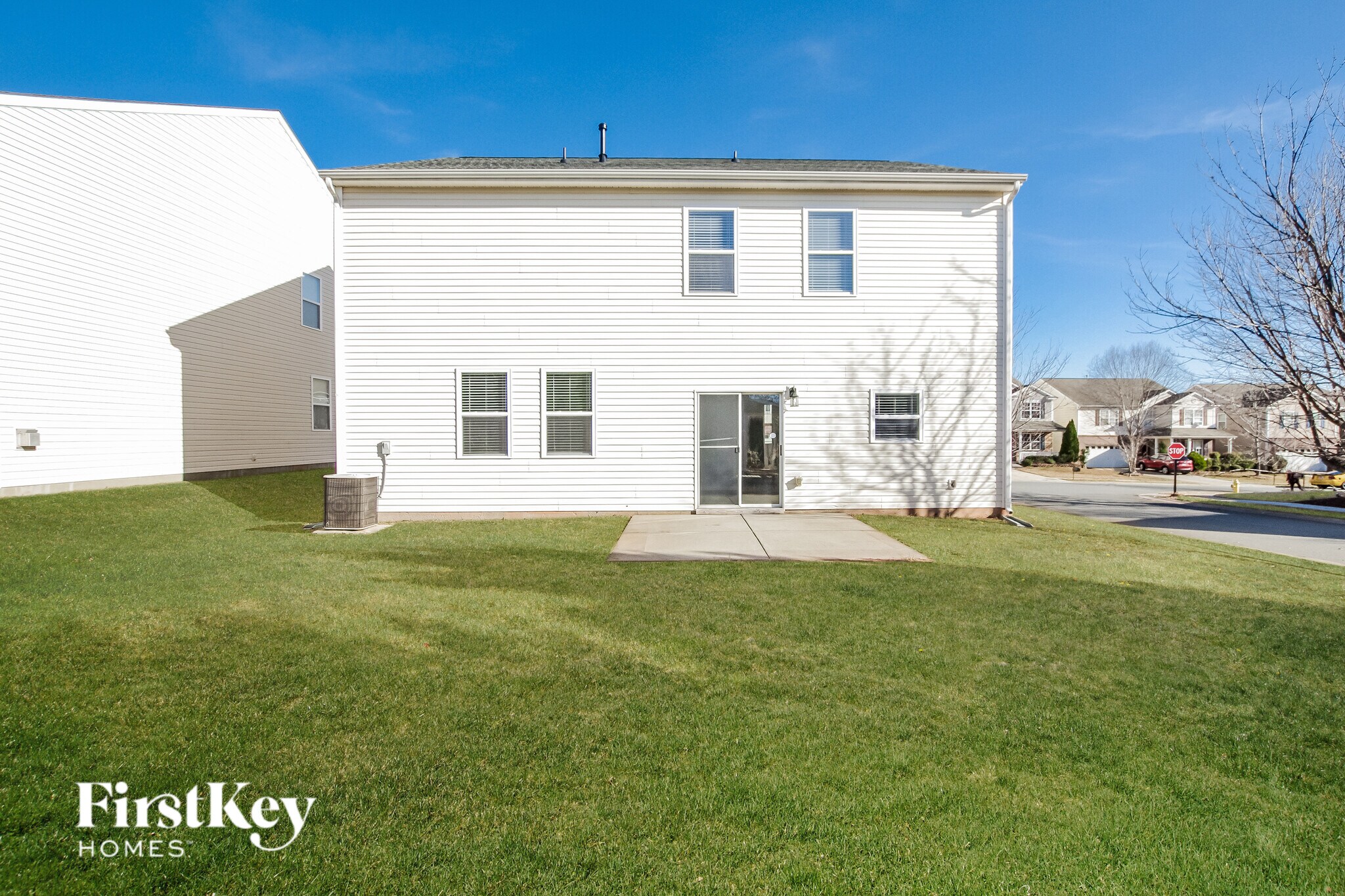 Building Photo - 7421 Lamplighter Close Dr