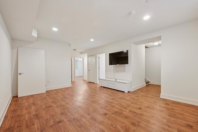 Building Photo - 1511 Master St