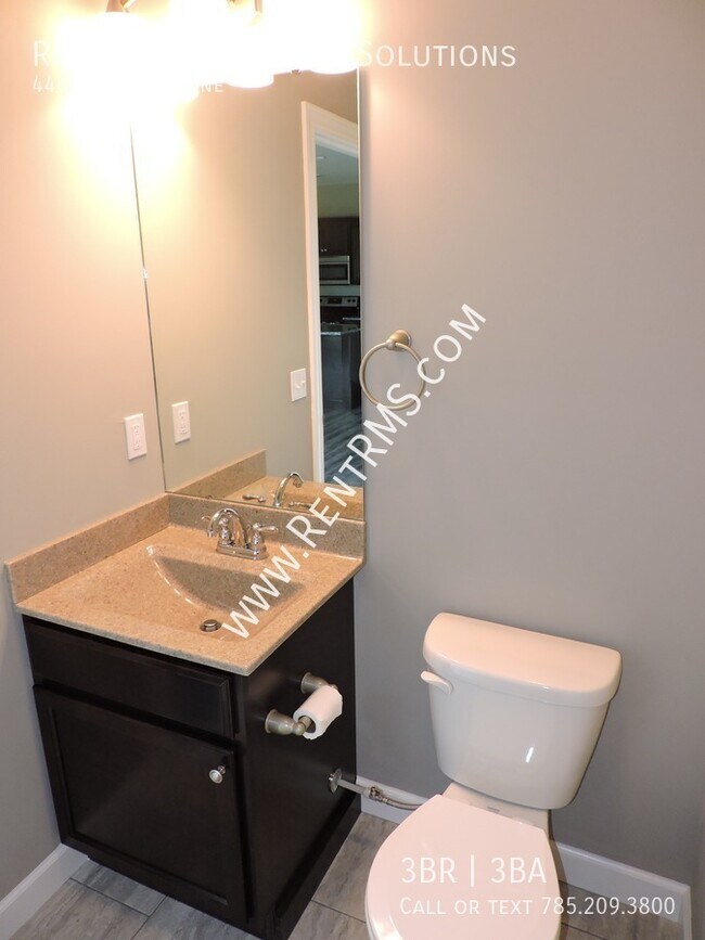 Building Photo - 4403 SE Gemstone-