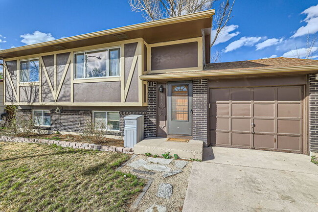 Building Photo - 3830 Pearl Dr