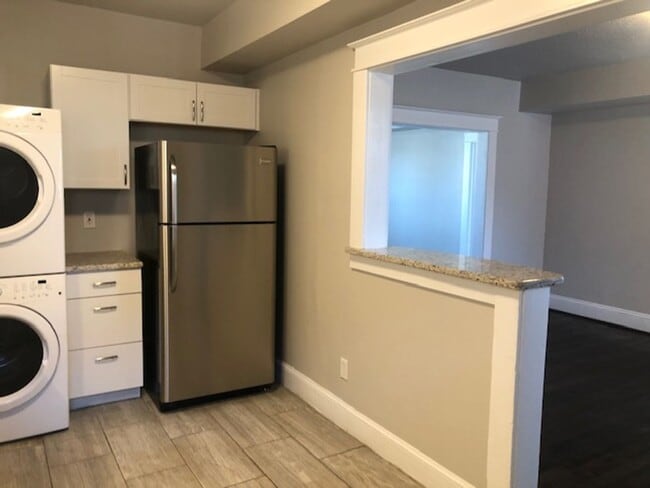 Building Photo - OMO3511-LM