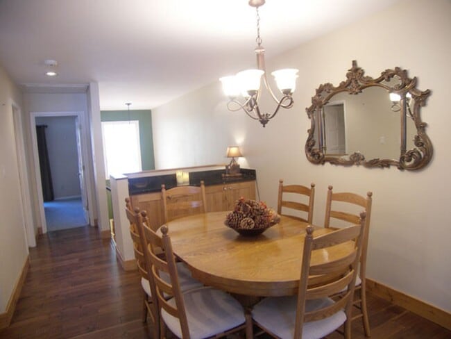 Building Photo - 3 Bedroom with a Summer Pool - Across from...