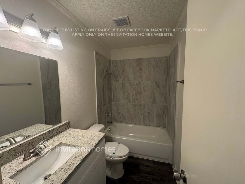 Building Photo - 5205 Hideaway Ct