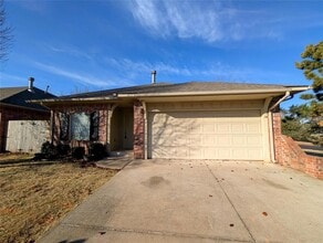 Building Photo - 643 Sisken Ct