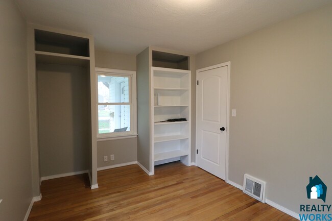 Building Photo - Adorable 3 Bed House!
