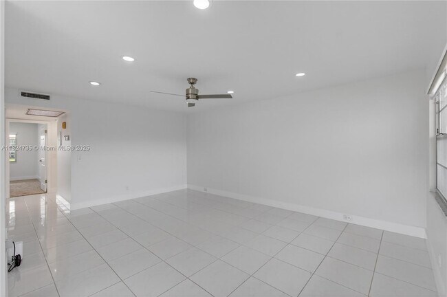 Building Photo - 228 Preston Way