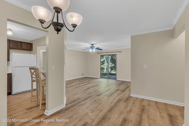 Building Photo - 134 Whispering Oaks Way