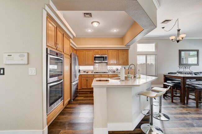 Building Photo - QUALITY FULLY FURNISHED SEVEN HILLS HOME WITH A PRIVATE POOL AND SPA