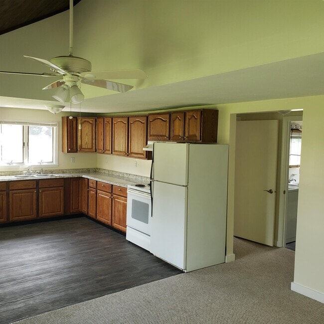 Building Photo - 49 Pine Hill Rd