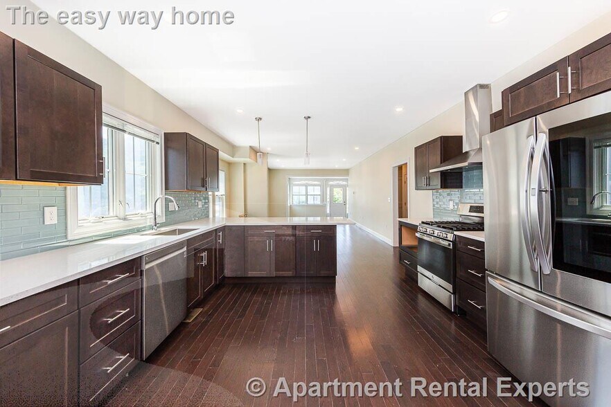 Building Photo - 120 Jerome St