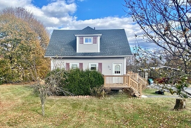 Building Photo - 618 Boston Rd