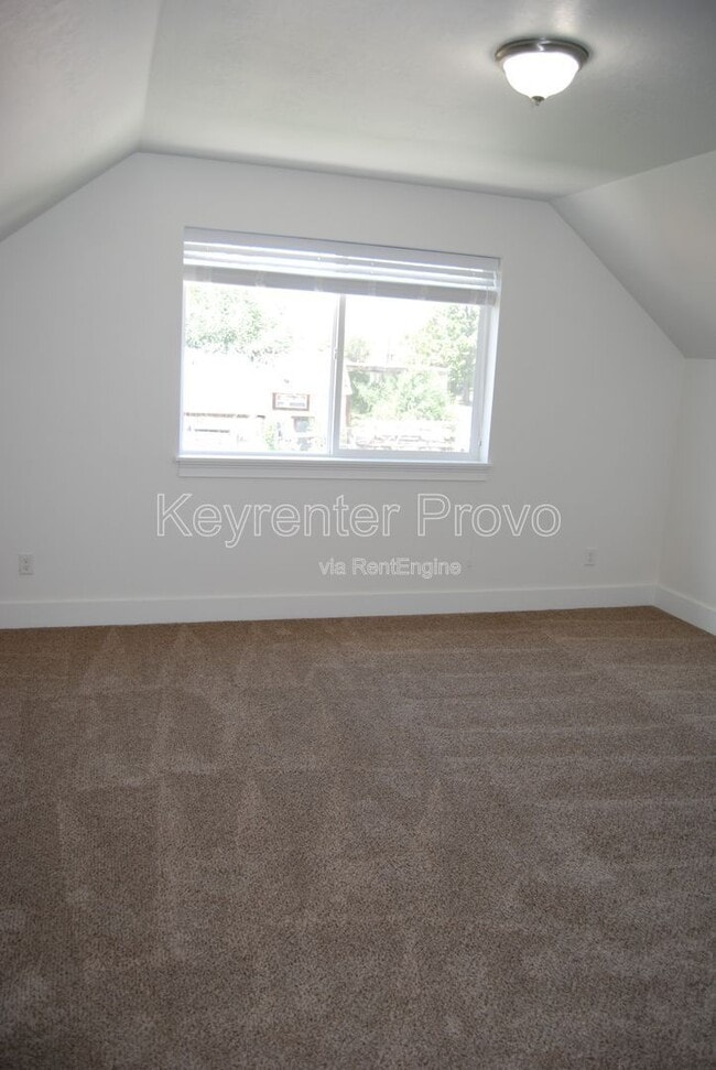 Building Photo - 713 W 500 S