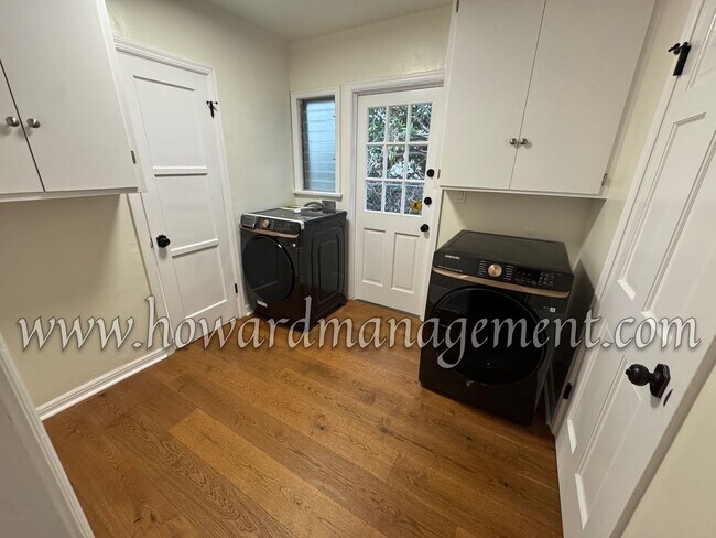 Building Photo - ***OPEN HOUSE 6/13 (11am-1pm)*** Contempor...