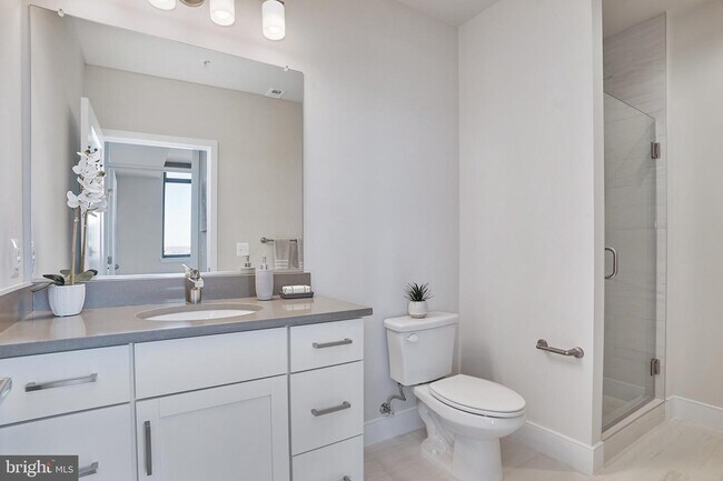 Building Photo - 2000 Clarendon Blvd