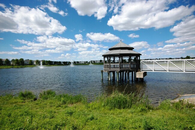 Building Photo - 2327 Silverstone Dr