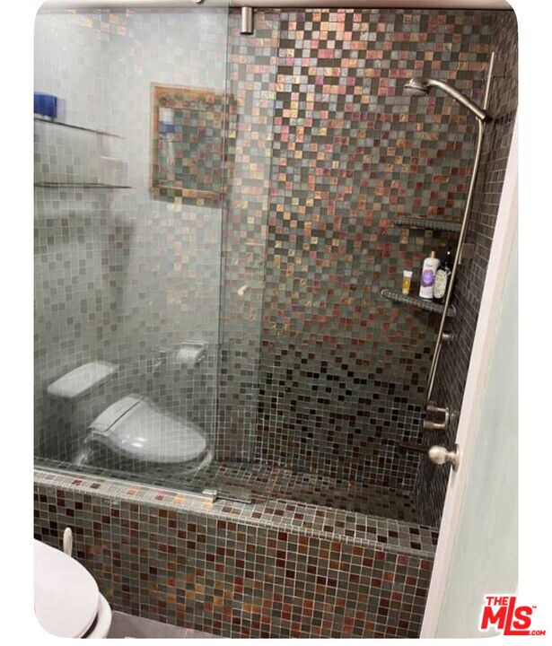 Building Photo - 1015 Marine St