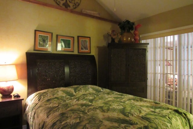 Building Photo - AVAILABLE NOW!! Furnished 2 bed/2 bath Home with Pool and on Canal