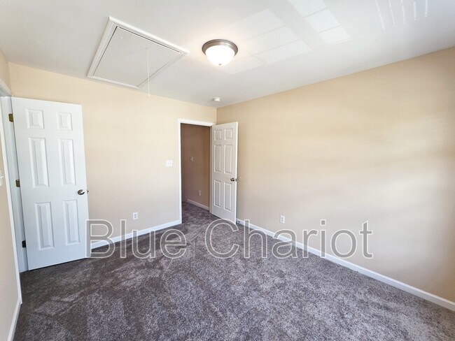 Building Photo - 650 Ganyard Farm Way