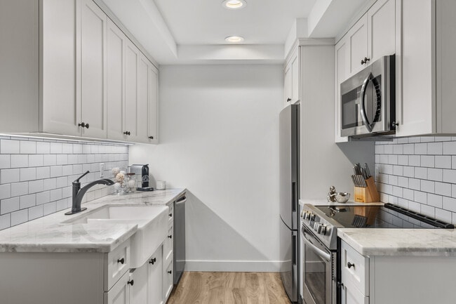 Building Photo - 2715 Camino Del Mar