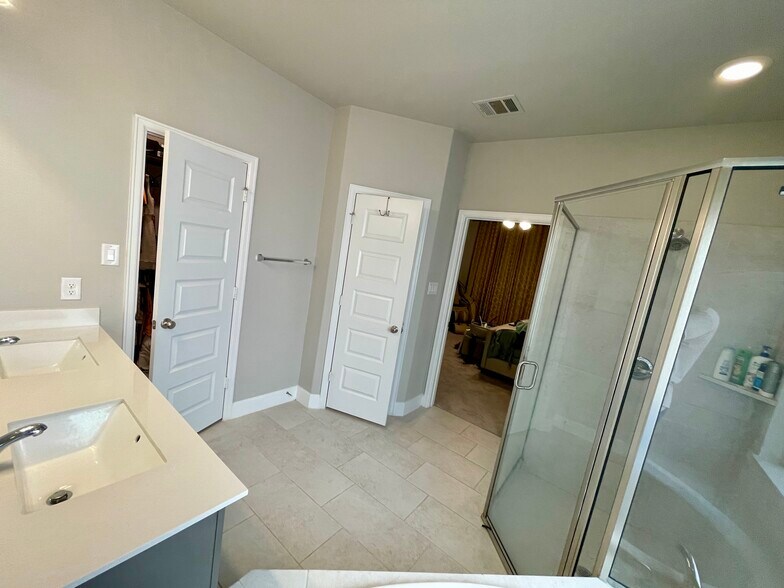 Main Bathroom (Pic 2) - 23923 Sage Row Ln