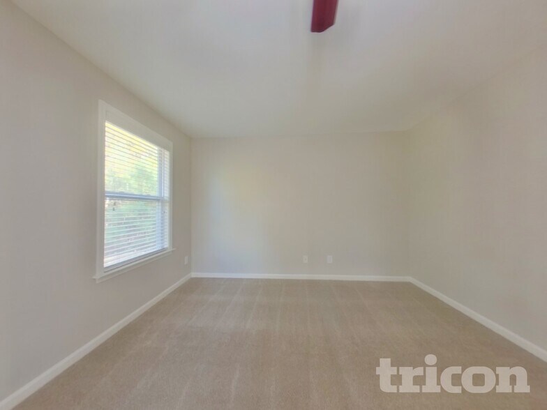 Building Photo - 9705 Thyme Court