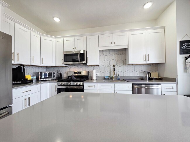 Building Photo - 9 Bailey Ave