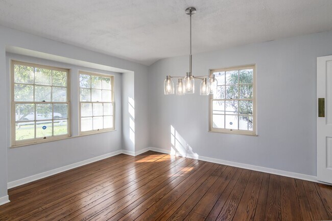 Building Photo - 4668 St Clair Ave