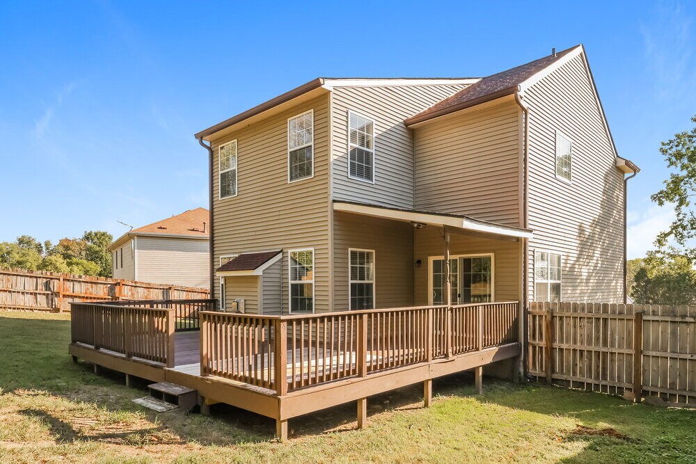 Building Photo - 6005 Crestview court