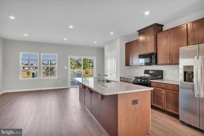 Building Photo - 40 Hamilton Ct